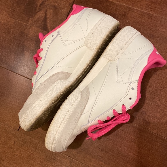 Reebok Classic! - Picture 7 of 11